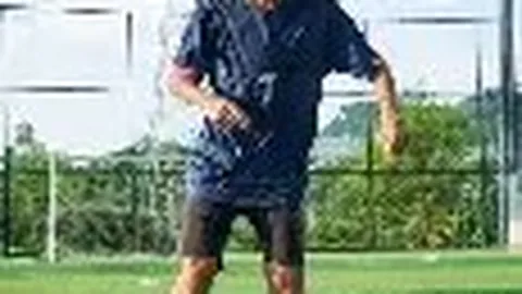 江苏女排新赛季启航，张常宁龚翔宇担纲领队风采